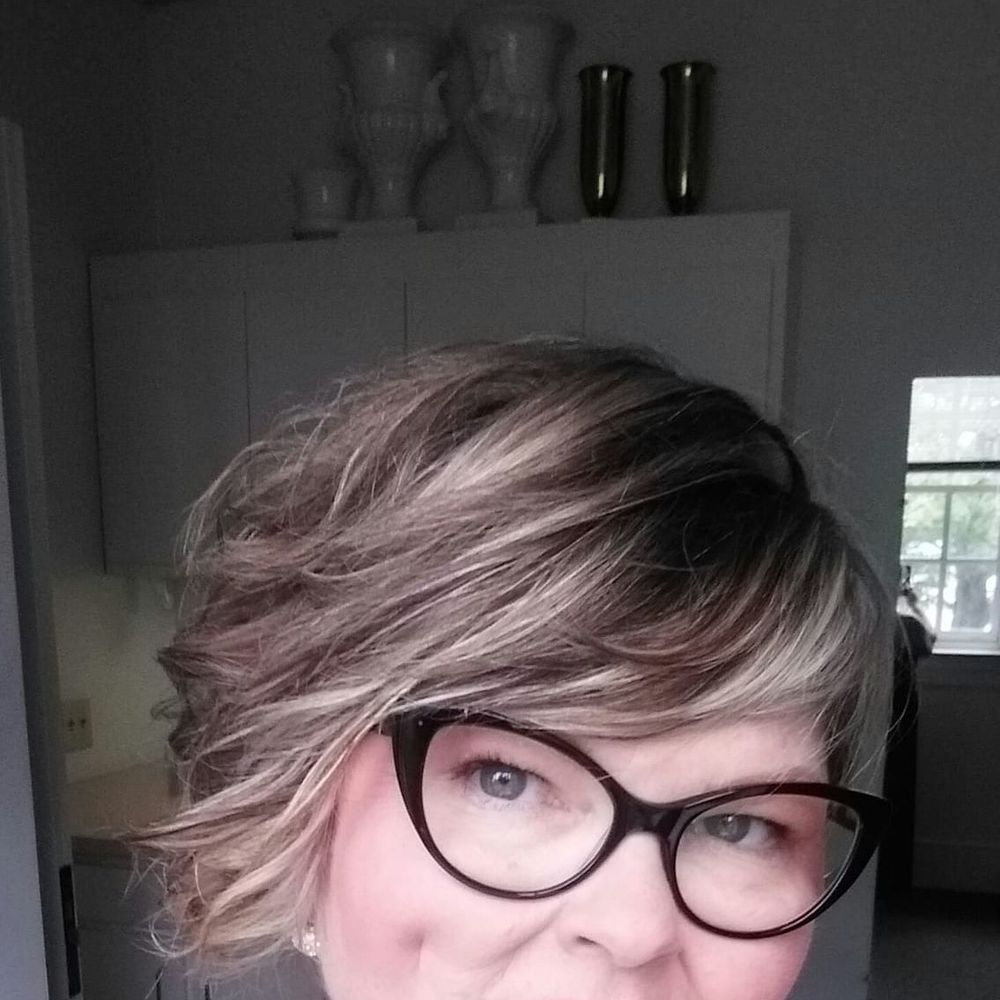 Meet your Posher, Keely